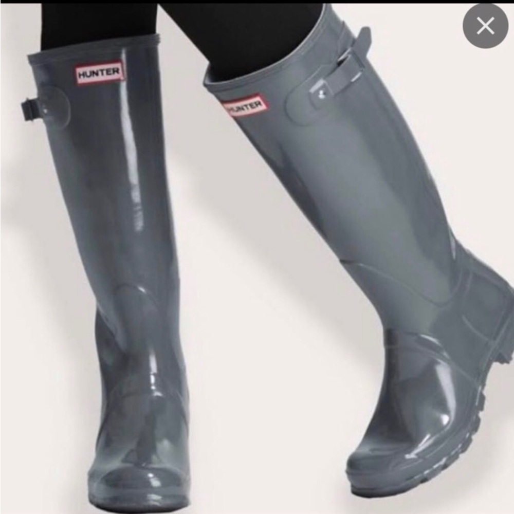 Hunter Gloss Tall Rain Boots in Dark Gray/Black